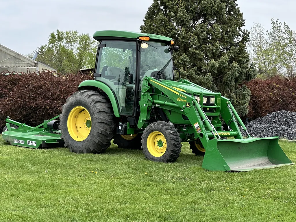 2020 John Deere 4052R Tractor